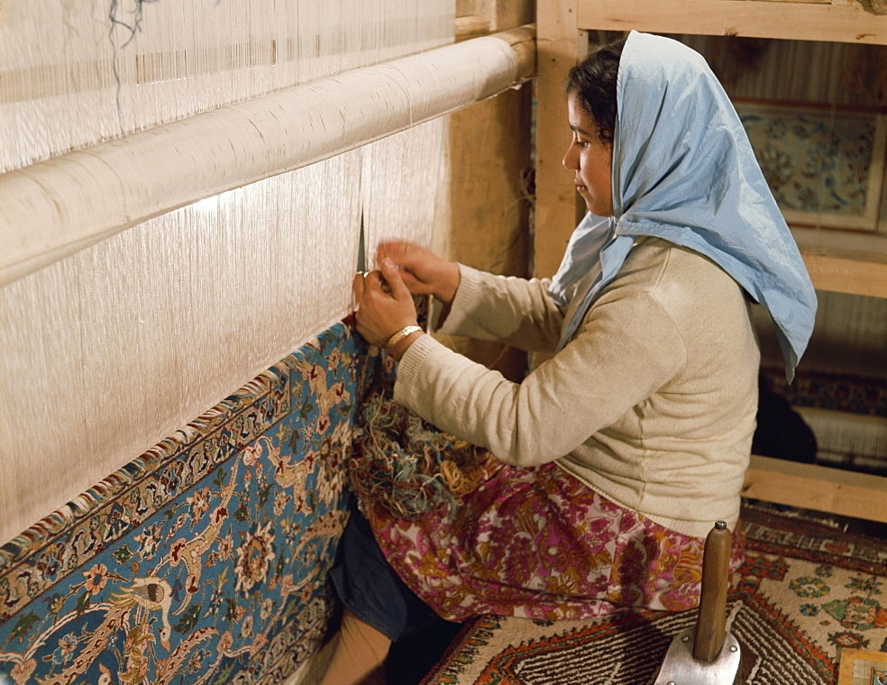 vertical-area-rug-weaving-looms-nazmiyal